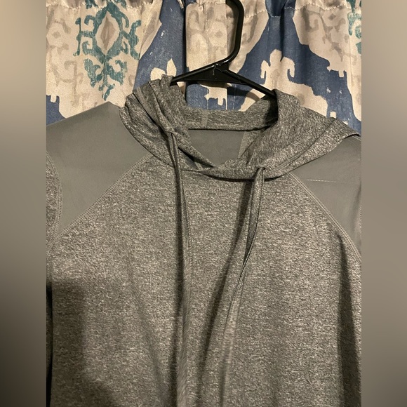 SHEIN large workout pullover - Picture 4 of 4
